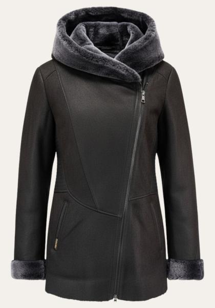 Lammfelljacke mit Kapuze und Ledereinsätzen - natürlich warm & stilvoll