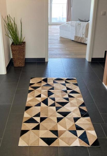 Cowhide rug triangular pattern
