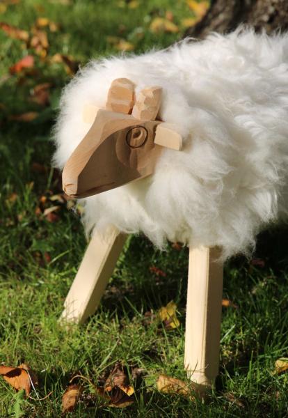 Holzschaf Paulinka M Lammfell MODELL 2