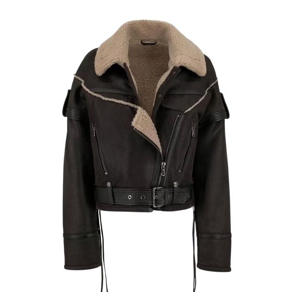 Curly Lammfelljacke – Voluminöse Eleganz inspiriert vom modernen Country Look