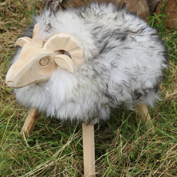 Lammfell - HOLZSCHAF PAUL MODELL 35