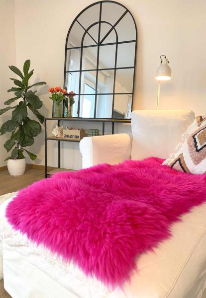 Lammfell Sesselauflage 160 x 50 cm Pink