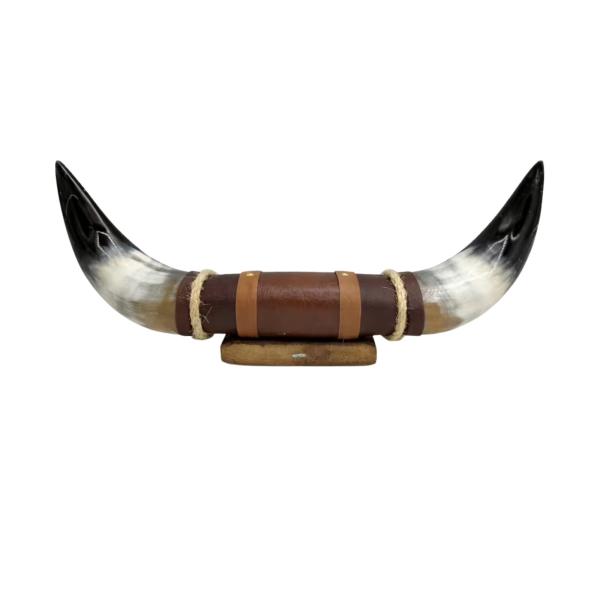 Bullenhorn Wandobjekt Modell 9 - Naturhorn Einzelstück mit Leder & Holzhalterung